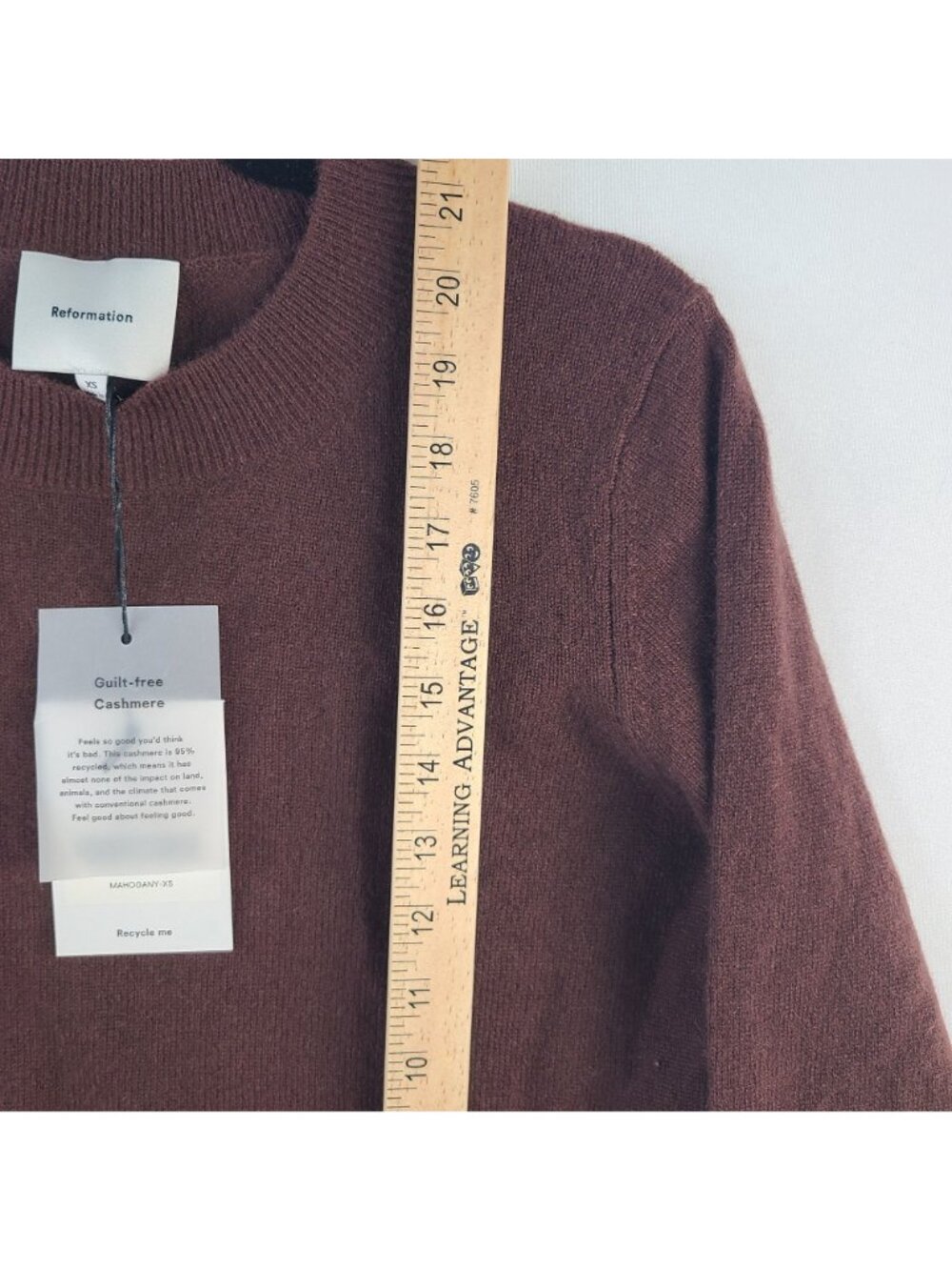 NEW Reformation Nikki Crewneck Cashmere Sweater In Mahogany Sz XS - Picture 6 of 8